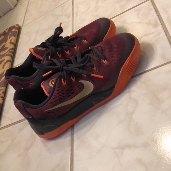 Kobe 9 size 3.5Y - Picture 3 of 8